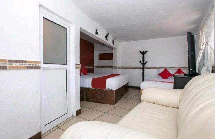 Hotel Real Cortes มิเนราล เดล มอนเต ภายนอก รูปภาพ