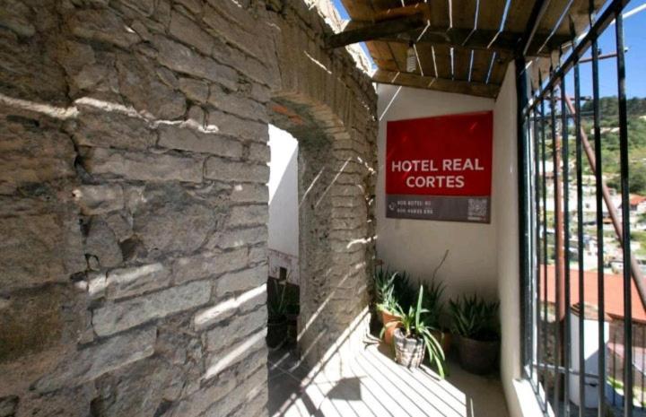 Hotel Real Cortes มิเนราล เดล มอนเต ภายนอก รูปภาพ
