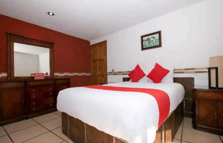 Hotel Real Cortes มิเนราล เดล มอนเต ภายนอก รูปภาพ